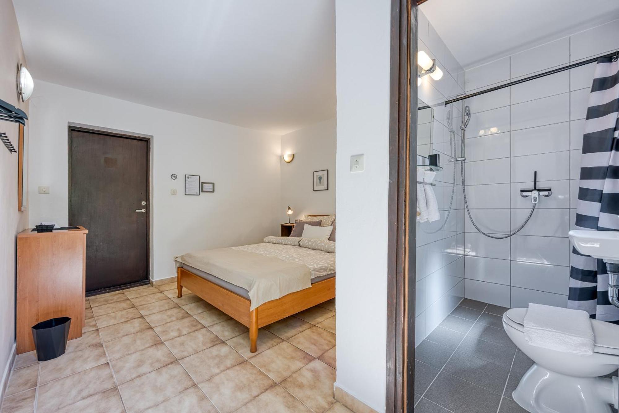 Guest House Jolanda 메덜린 외부 사진